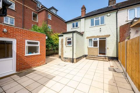 undefined, London Road, Isleworth, TW7