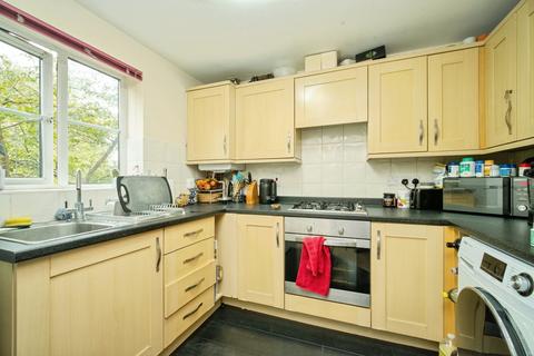 2 bedroom apartment for sale, Kingswood Close, Camberley GU15