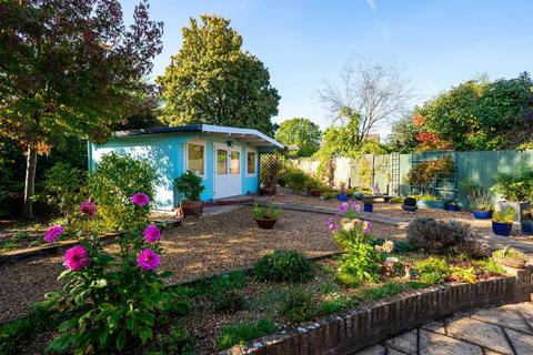 6 The Paddocks, Normandy, Guildford, GU3 2HA
