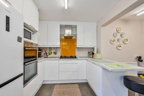 6 The Paddocks, Normandy, Guildford, GU3 2HA