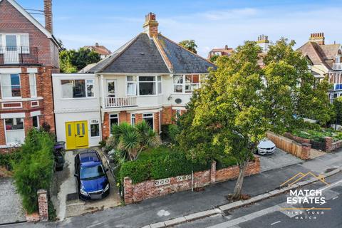 undefined, Wear Bay Crescent, Folkestone CT19