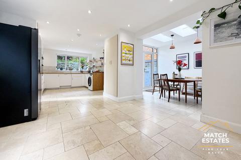 undefined, Wear Bay Crescent, Folkestone CT19