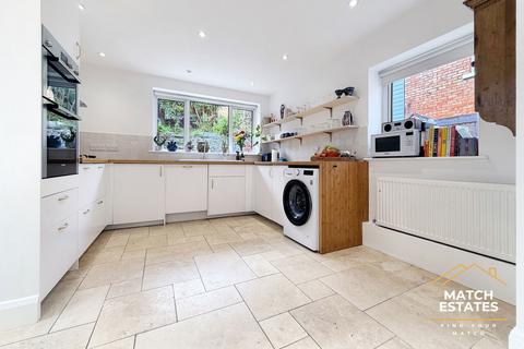 undefined, Wear Bay Crescent, Folkestone CT19