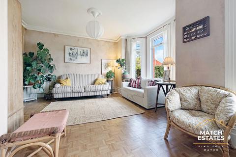 undefined, Wear Bay Crescent, Folkestone CT19