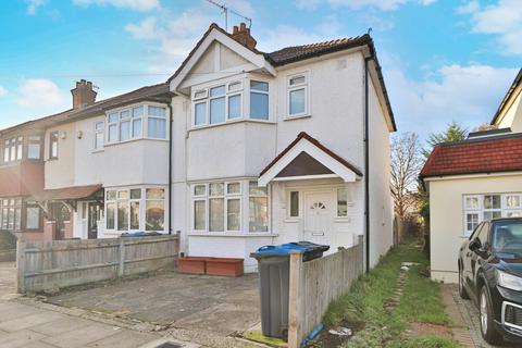 Byron Avenue, New Malden