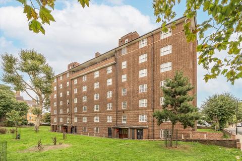 2 bedroom flat for sale, Doddington Grove, London SE17