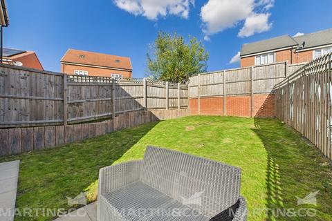 3 Miners Drive, Woodlands, Doncaster, DN6 7FL