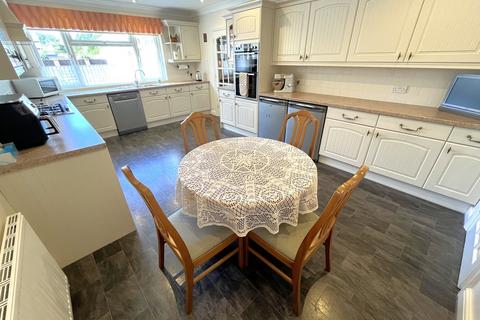 undefined, Worthington Crescent, Whitecliff