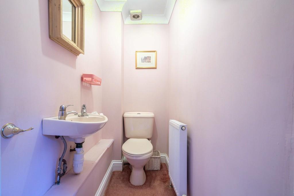 16 St. Martins Close-09