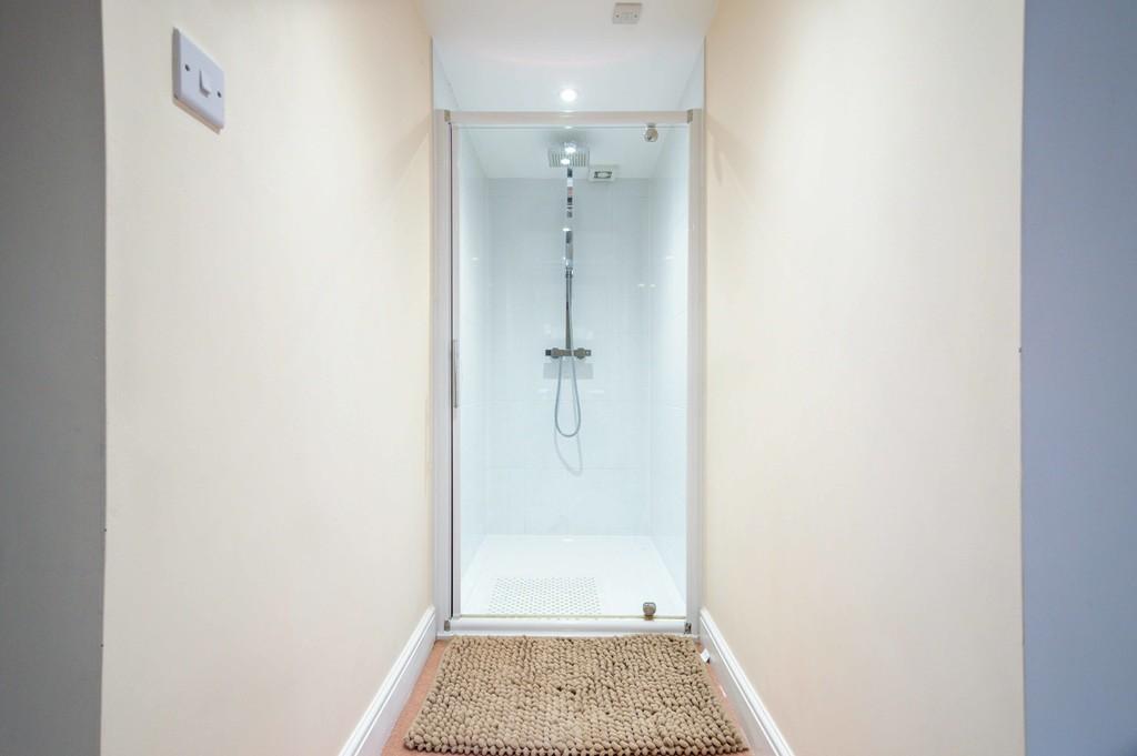16 St. Martins Close-10