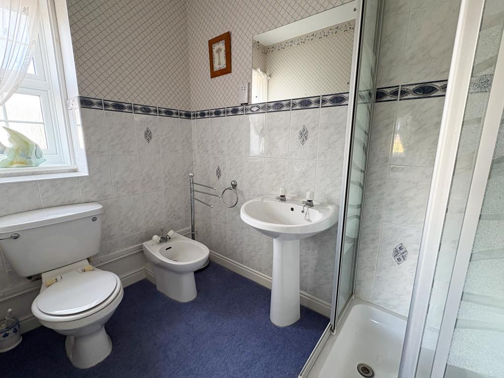 Bed 1-ensuite