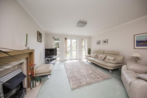 3 bedroom apartment for sale, Calverley Park Gardens, Tunbridge Wells