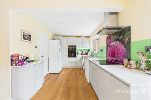 4 bedroom detached house for sale, Willesley Gardens, Ashby-de-la-Zouch