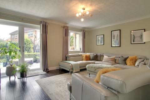 4 bedroom detached house for sale, Holly Drive, Doddington