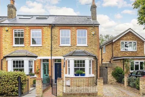 Holly Bush Lane, Hampton TW12