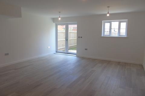 3 bedroom semi-detached house to rent, Yeomans Close, Docking, King's Lynn