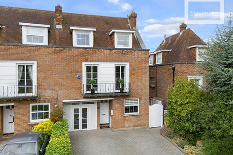 14 Stonards Hill, Epping, CM16 4QF