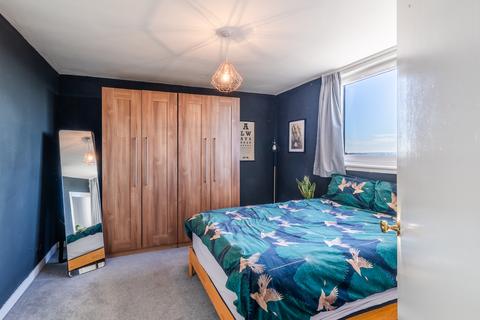 39a Mains Loan, Dundee, DD4 7AF