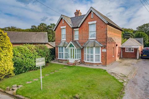 4 bedroom detached house for sale, Walshes Road, Crowborough TN6