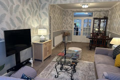 3 bedroom terraced house for sale, Burns Avenue, Southall UB1