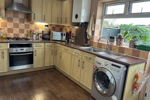 3 bedroom terraced house for sale, Burns Avenue, Southall UB1