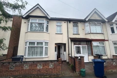 3 bedroom end of terrace house for sale, Woodlands Road, Southall UB1