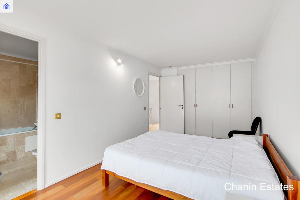 14 Master Bedroom-1