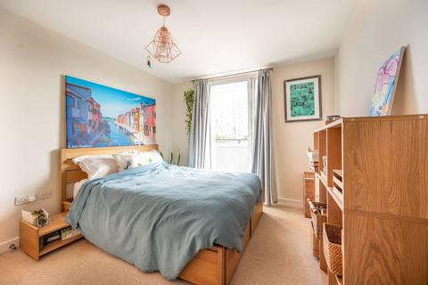 1 bedroom flat for sale, Ward Road, Stratford, London, E15