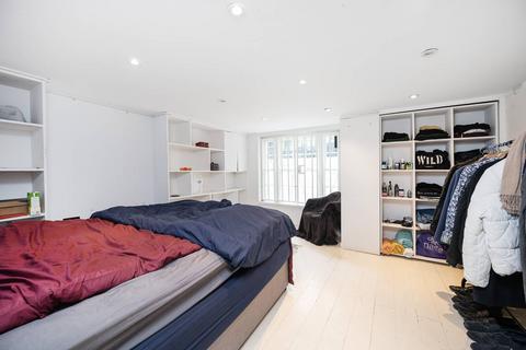 undefined, Paradise Row, Bethnal Green, London, E2