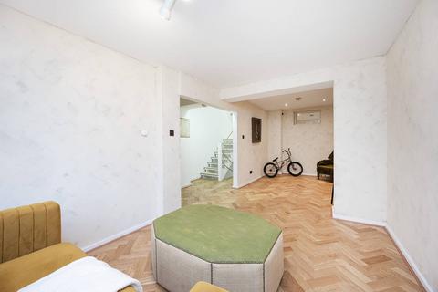 9 Paradise Row, London, E2 9LE