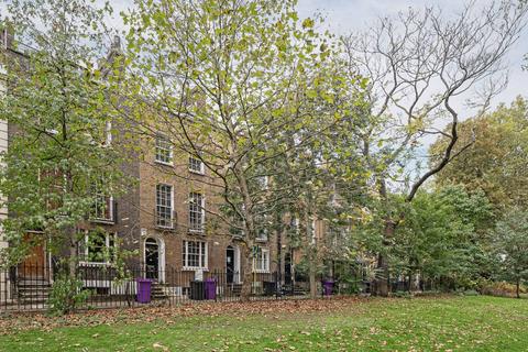 undefined, Paradise Row, Bethnal Green, London, E2