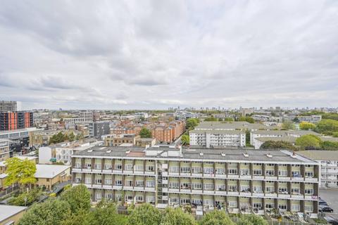 2 bedroom flat for sale, Keeling House, E2, Bethnal Green, London, E2