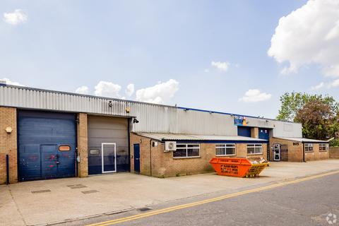 Warehouse to rent, Bath Rd Hounslow TW4 7EA
