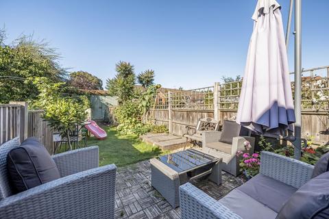 undefined, Cooper Road, Guildford
