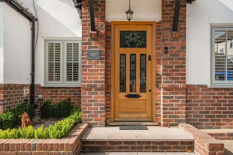 13 Richmond Road, Coulsdon, CR5 2PH