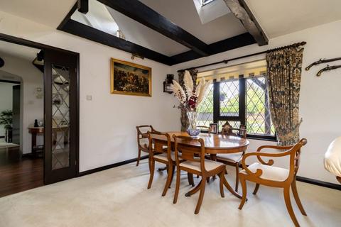 3 bedroom detached house for sale, Tydcombe Road, Warlingham
