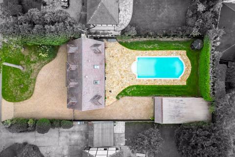 3 bedroom detached house for sale, Tydcombe Road, Warlingham