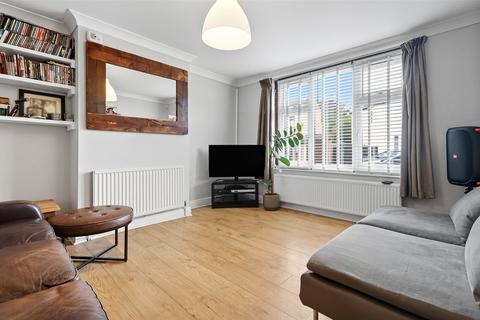 7 Maple Street, Romford, RM7 7JX