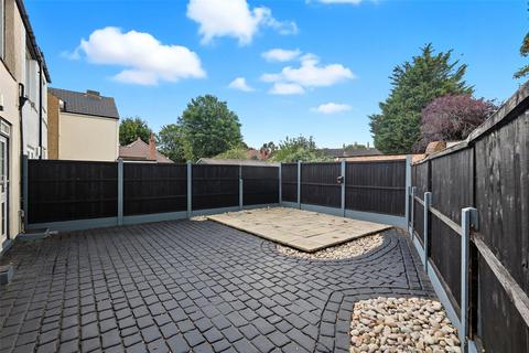 7 Maple Street, Romford, RM7 7JX