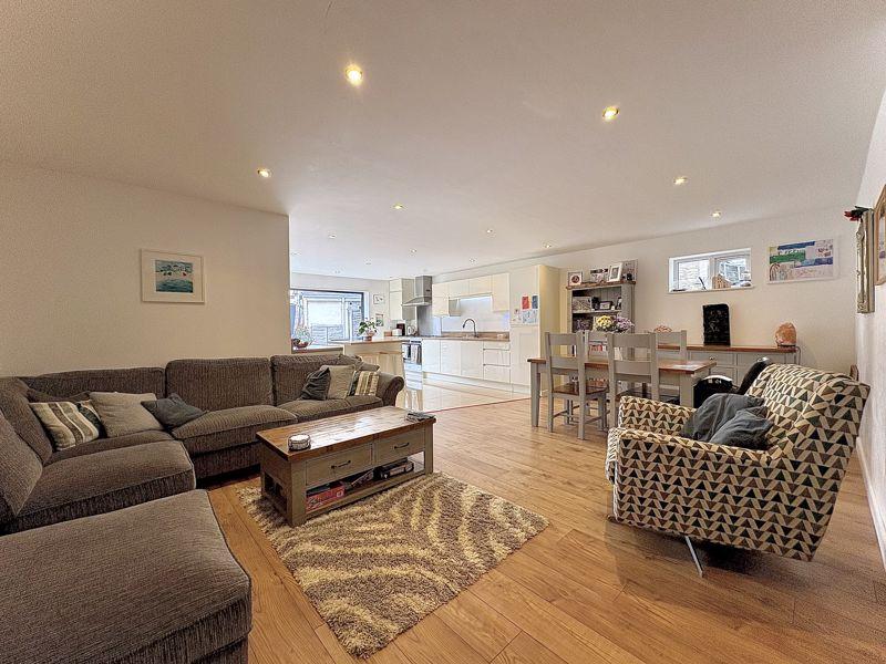 Living area/kitchen