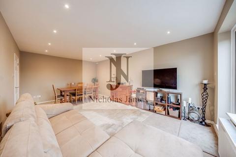 2 bedroom apartment to rent, Cambrai Court Aldermans Hill,  Palmers Green N13