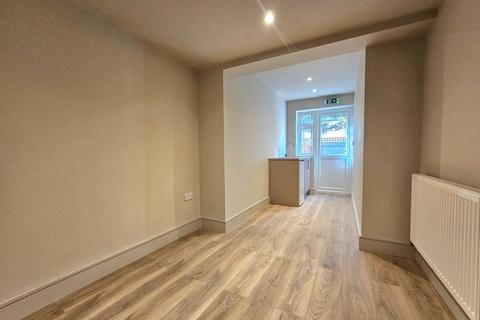 undefined, Old Farm Road, West Drayton, UB7