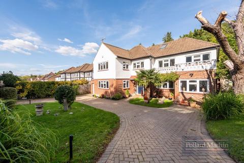 Sandhurst Way, South Croydon