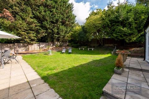 undefined, Sandhurst Way, South Croydon