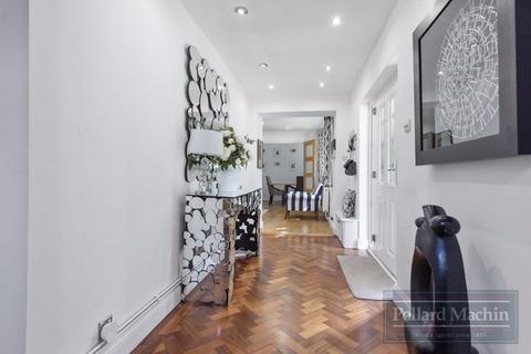 undefined, Sandhurst Way, South Croydon
