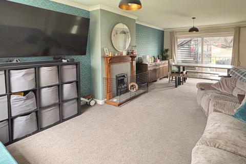 6 Beaumont Road, Longlevens, Gloucester, GL2 0EJ