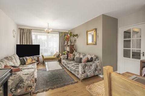 2 bedroom apartment for sale, Hillcroft Crescent, London, W5