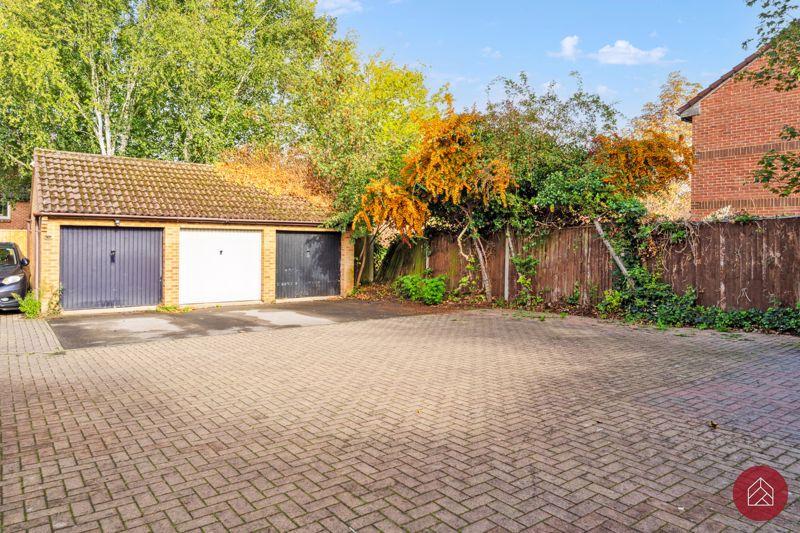 Garage & Parking