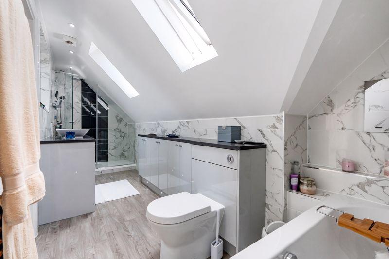 En-Suite Bathroom