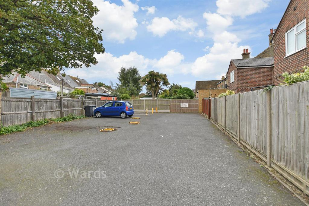 Driveway/Parking